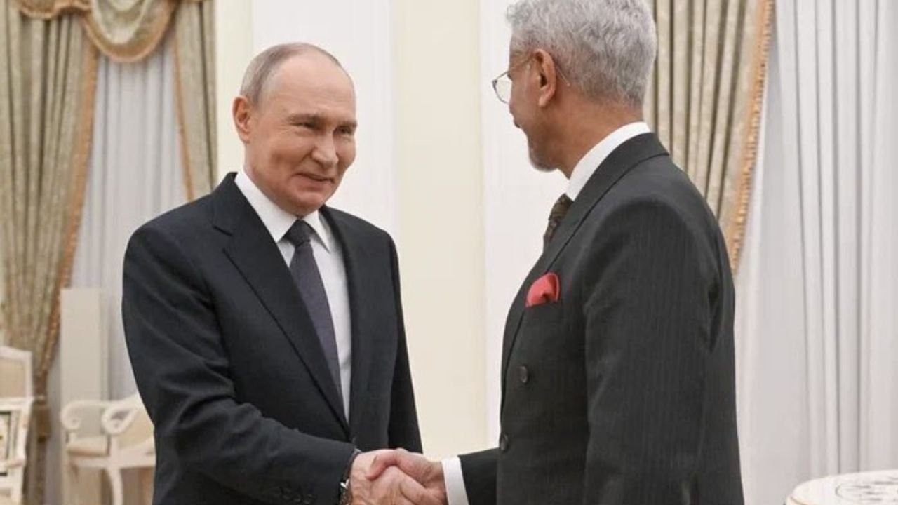 S Jaishankar: मॉस्को में जयशंकर–पुतिन की सीक्रेट मीटिंग! भारत-रूस रिश्तों पर क्या बड़ा फैसला हुआ?