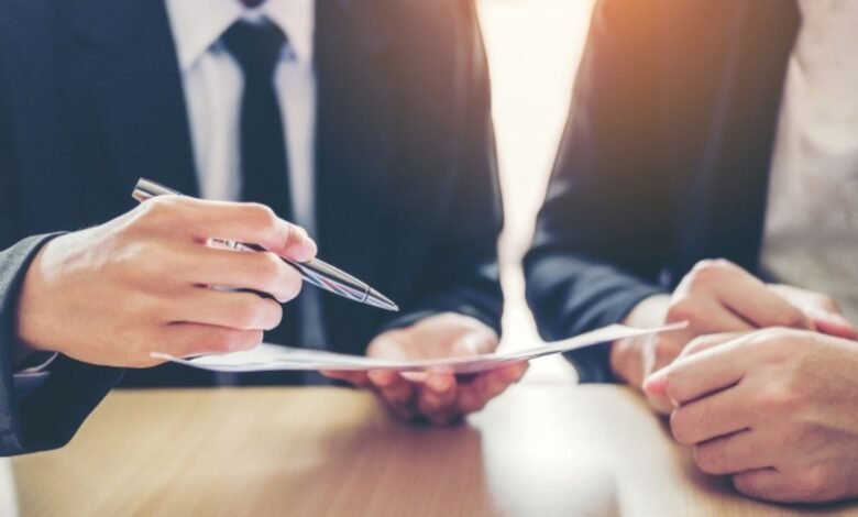 Consumer Rights: बैंक और इंश्योरेंस कंपनी पर कोर्ट ने लगाया जुर्माना, चोरी गाड़ी के मामले में 1.48 मिलियन का रिलीफ