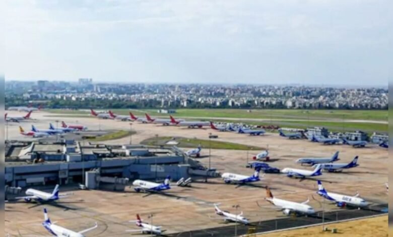 Delhi एयरपोर्ट पर ATC सिस्टम की बड़ी चूक! सॉफ्टवेयर आउटेज के कारण सैकड़ों फ्लाइट्स प्रभावित, जानिए विस्तार